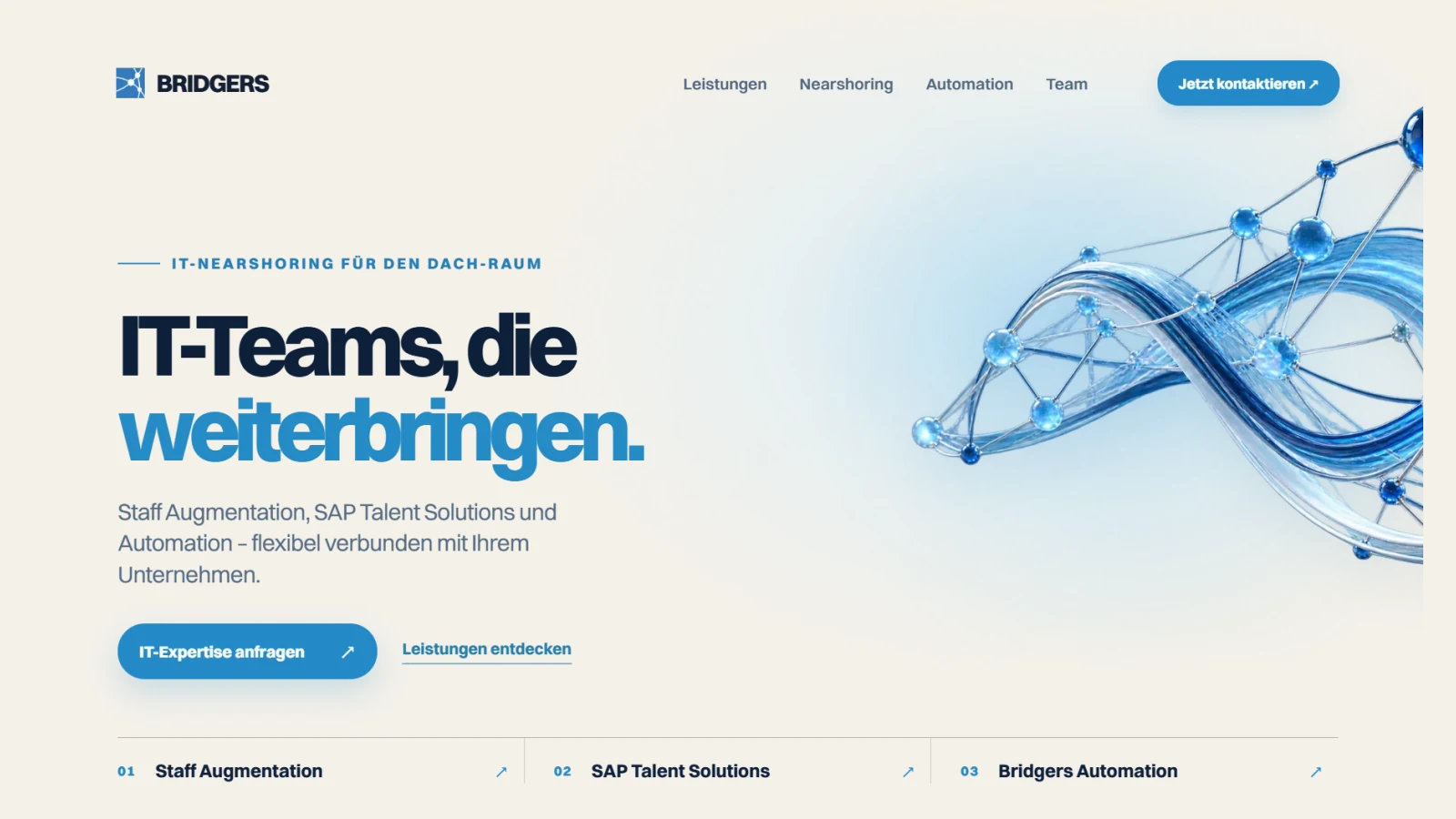 Hero der BRIDGERS-Case-Study mit IT-Teams-Headline und blauer Netzwerkvisualisierung