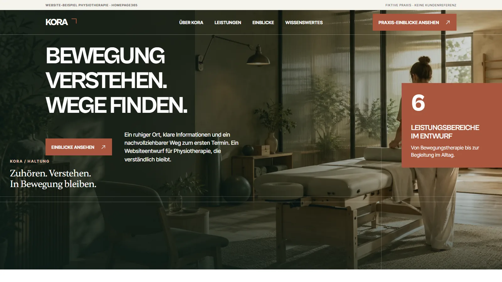 Vorschau der fiktiven KORA-Website: heller Physiotherapieraum, Therapeutin und die Überschrift Bewegung braucht Raum